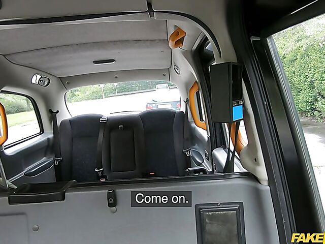 Fake Taxi quarantine edition with masked Mia Rose getting screwed in the backseat