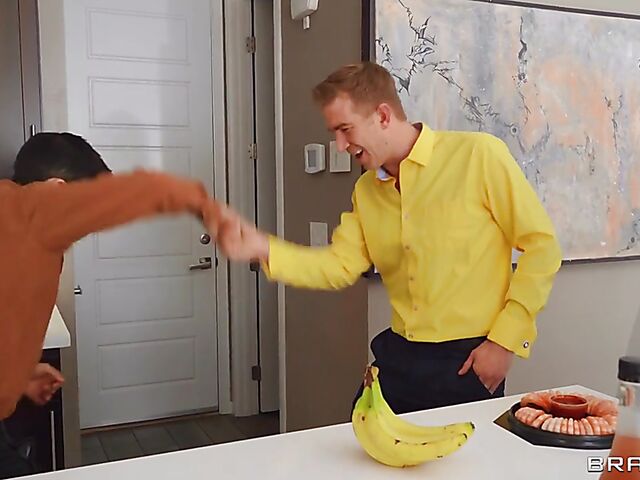 Jordi and Danny D threesome with lucky party girl Halle Hayes