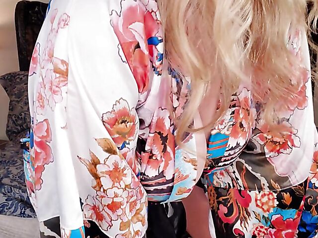 Busty Julia Ann solo with her fingers in her milf pussy