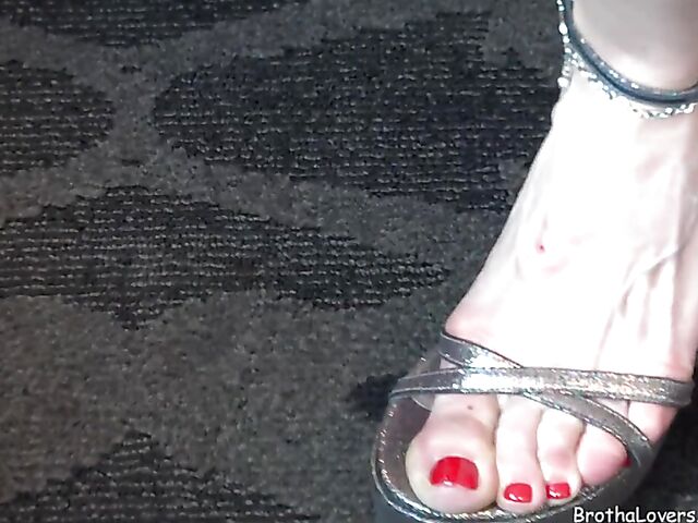 Skinny BBC lover with firm boobs Cassie Bender gets some