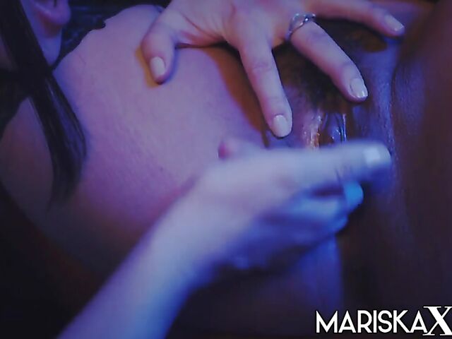 Mariska and Sahara Knite's lesbian lingerie sex for a man to watch