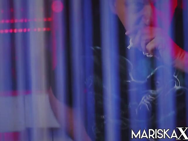 Mariska and Sahara Knite's lesbian lingerie sex for a man to watch