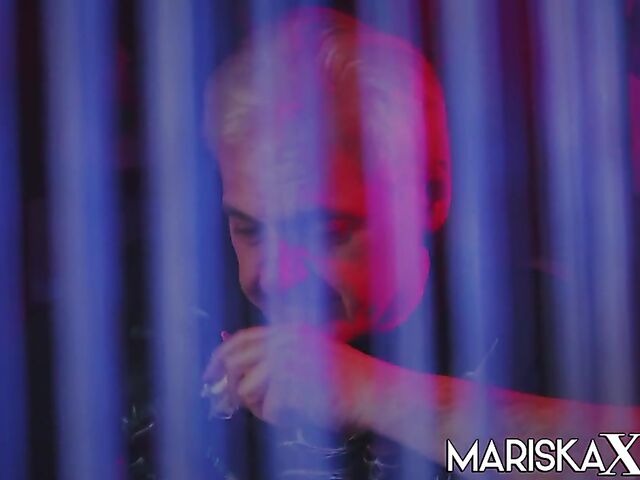 Mariska and Sahara Knite's lesbian lingerie sex for a man to watch