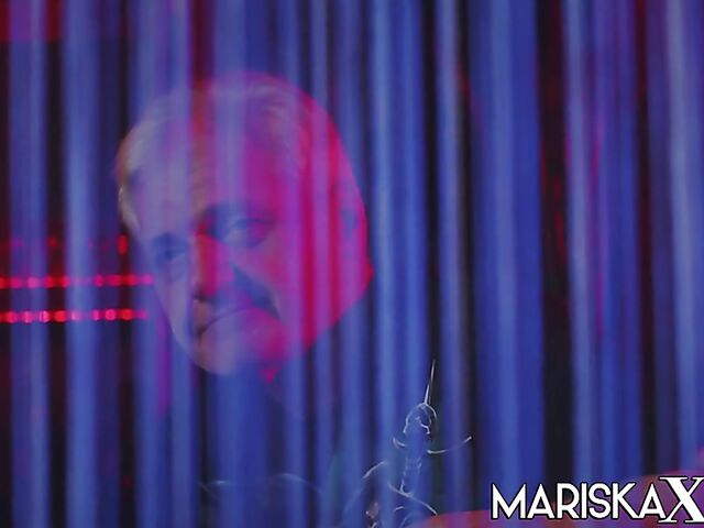 Mariska and Sahara Knite's lesbian lingerie sex for a man to watch