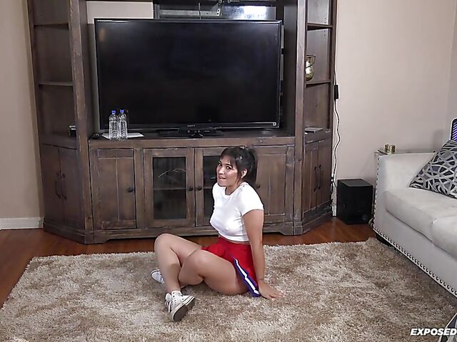 Brooklyn Gray - Flexible cheerleader POV fucked at home