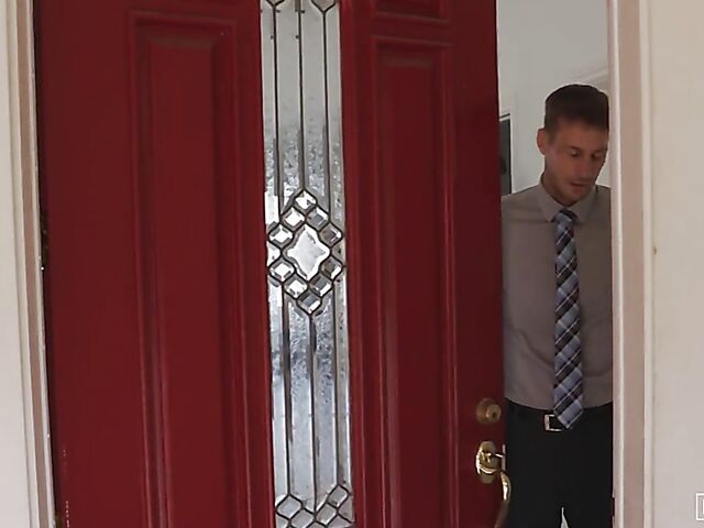 Sexy FFM threesome with young Aidra Fox and Emily Willis and experienced Ryan McLane