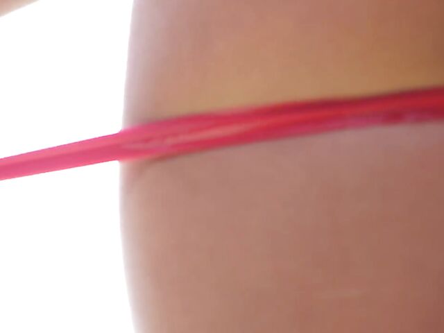 Nude workout with slim beauty Cindy Shine