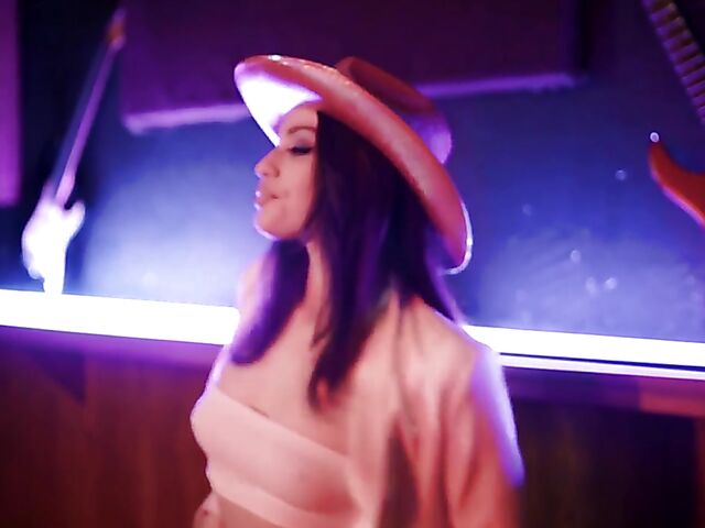 Hot lesbian cowgirls Sabina Rouge and Liv Wild