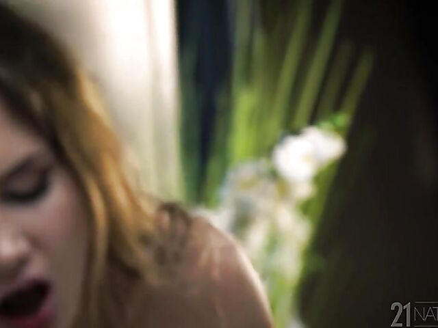 Romantic sex with long-haired beauty Mary Rock