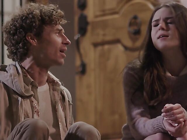 India Summer & Michael Vegas - Milf kitchen fun with a horny dude