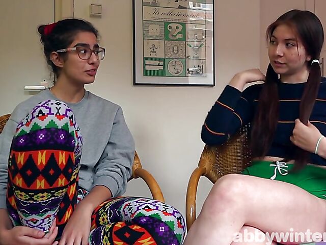 Bushy lesbian girlfriends Ayesha and Lalia