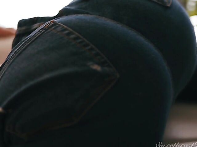 Emma Hix and Emma Starletto in Girls Kissing Girls