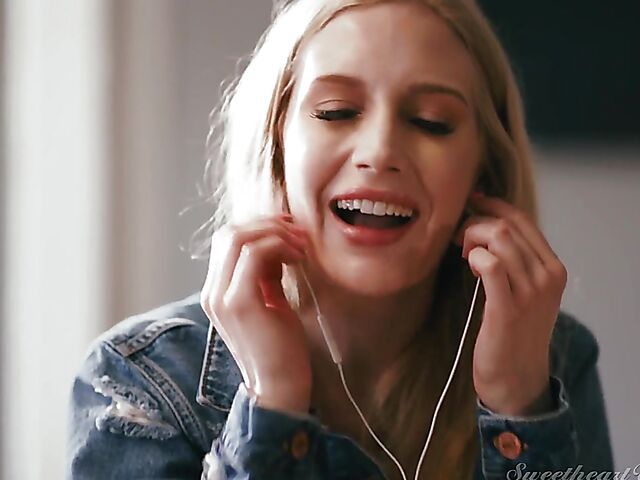 Emma Hix and Emma Starletto in Girls Kissing Girls