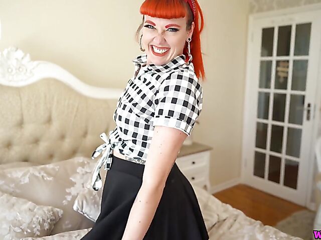 MILF redhead Auburn Fox wants you to jerk off to her pussy