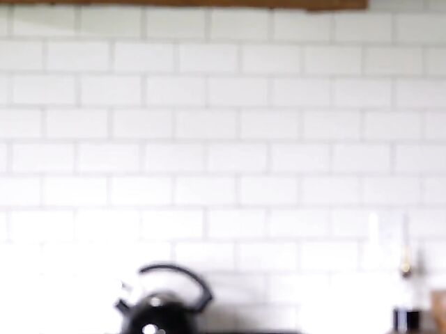 Skinny bikini babe Kyler Quinn is horny in the summer