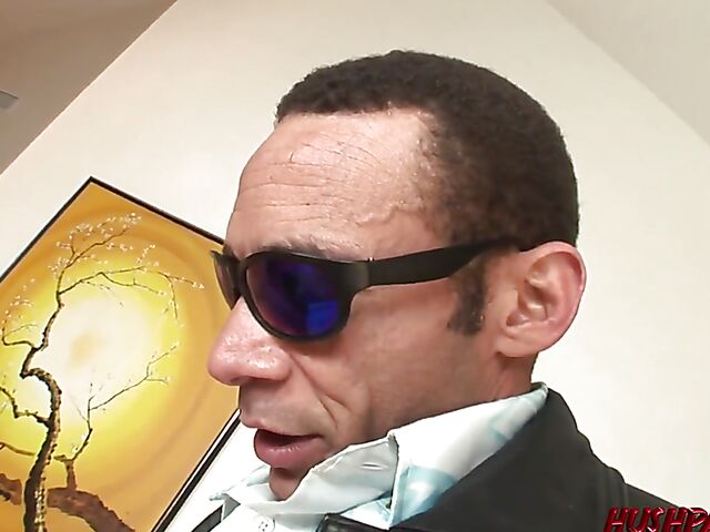 Stacked Maria Bellucci is a big dick lover