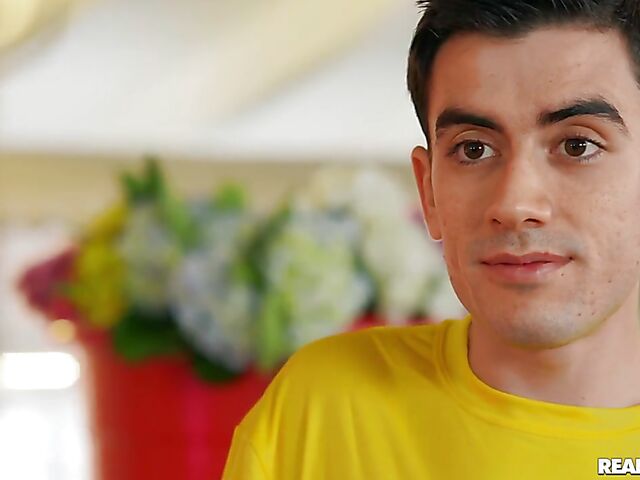 Lexi Luna - MILF fucks boy and her pussy feels much better than his fleshlight flower