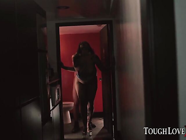 Rough fuck on the toilet with exotic Bad Kitty