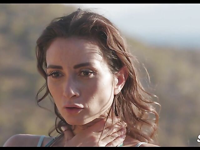 Seaside outdoor sex on the top of the hill with slender MILF Valentina Bianco