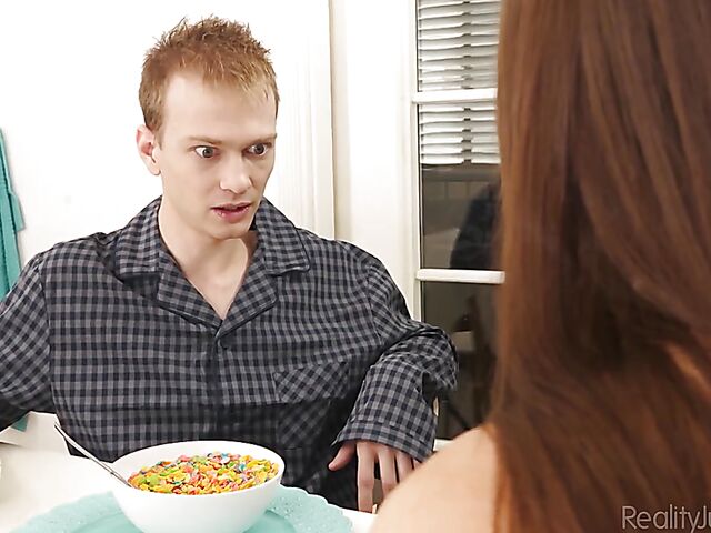 Kitchen fuck with nasty teen Winter Jade and lucky Alex Jett