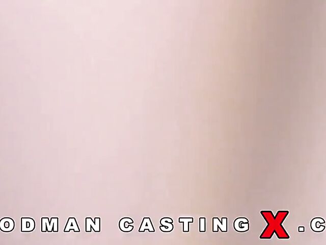 Blue-eyed Natalia Starr anal trained by Woodman