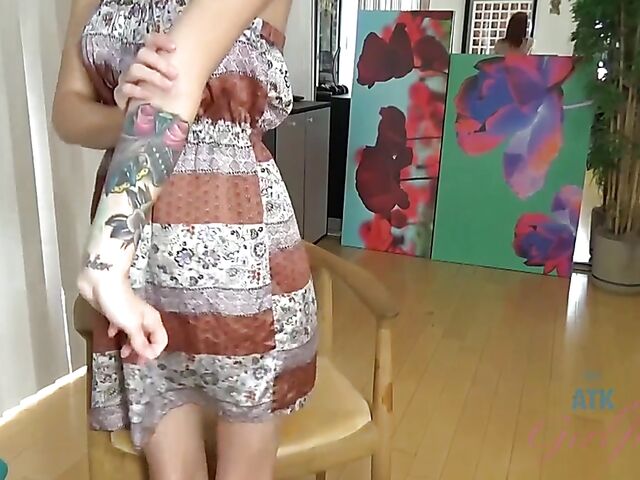 Another webcam show of naughty Kiera Winters spreading legs for you