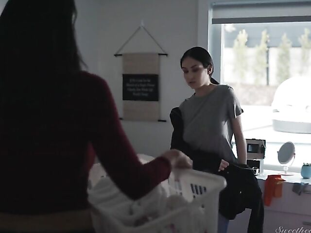 MILF and teen lesbian yoga with Alexis Fawx and Jessie Saint