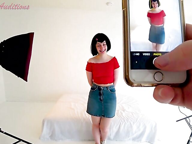 British teen Alana's first casting ever