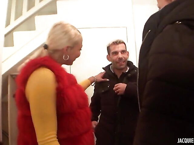 French FFM 3some with nasty Aurelie and Victoria