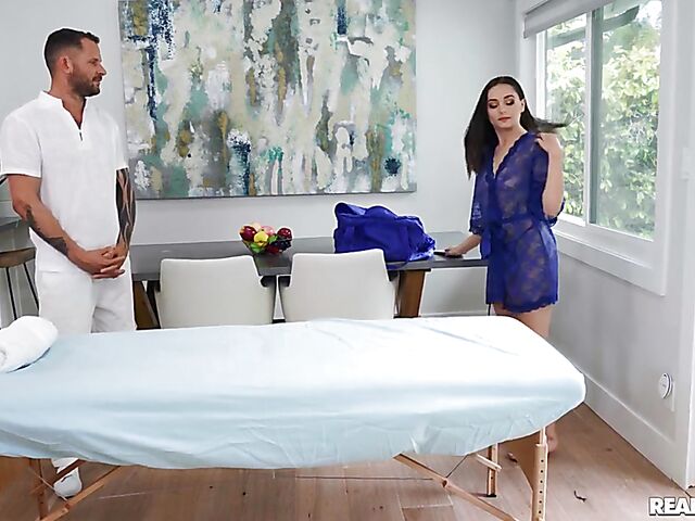 Aften Opal - Nude teen massage with a special pussy stimulation included