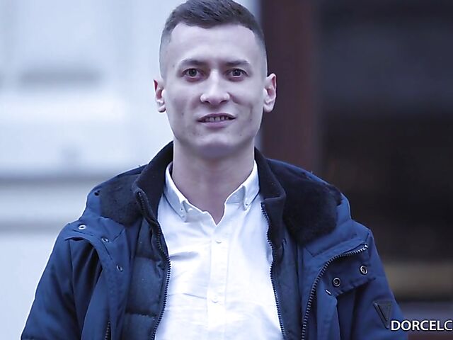 Alexis Crystal anal 3some with two studs in her bedroom