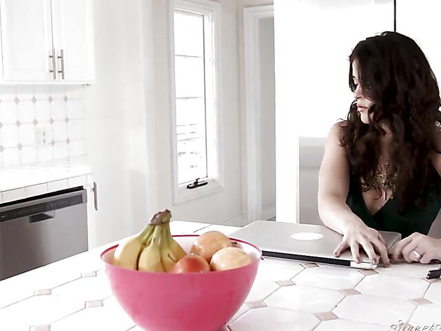 Curly teen ebony Scarlit Scandal wants Ryan McLane to pound her pussy