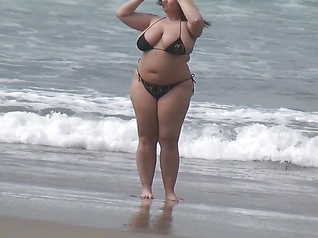 Chubby bikini mom with fat tits Porsche Dali gets picked up at the beach