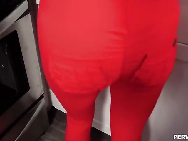 POV milf stepmom Linzee Ryder getting nasty