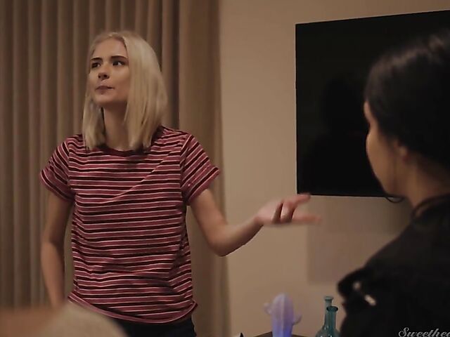 Reagan Foxx & Jade Baker - Lesbian milf teen love in the evening