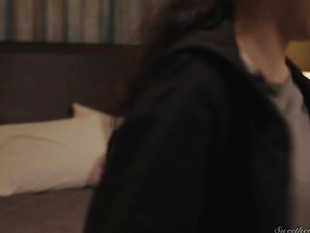 Reagan Foxx & Jade Baker - Lesbian milf teen love in the evening