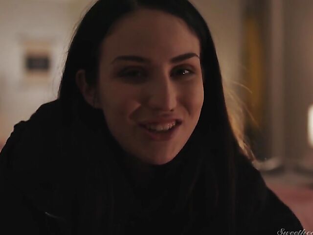 Reagan Foxx & Jade Baker - Lesbian milf teen love in the evening