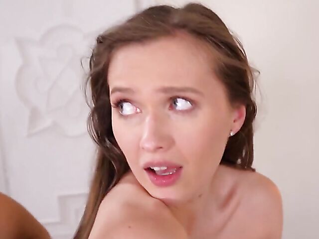 Sporty Czech babe Stacy Cruz gets cum on her cunt