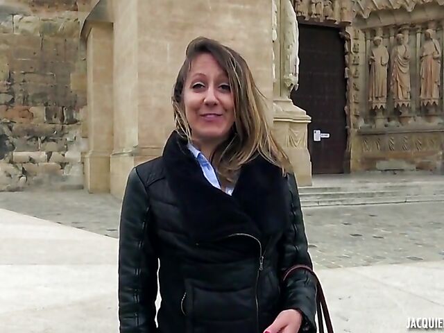 DP French porn with 28-year-old slut Emmanuelle