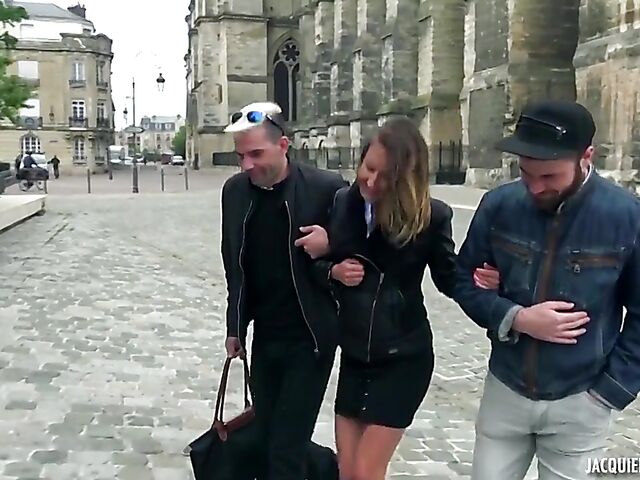 DP French porn with 28-year-old slut Emmanuelle