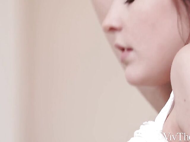 Cute lesbian handy girl Alya Stark gets eaten out by Veronica Leal