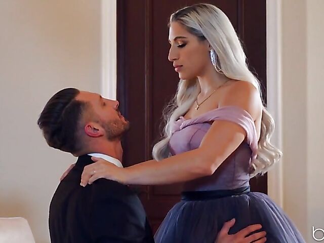 Long dress fuck after the ball with natural beauty Abella Danger