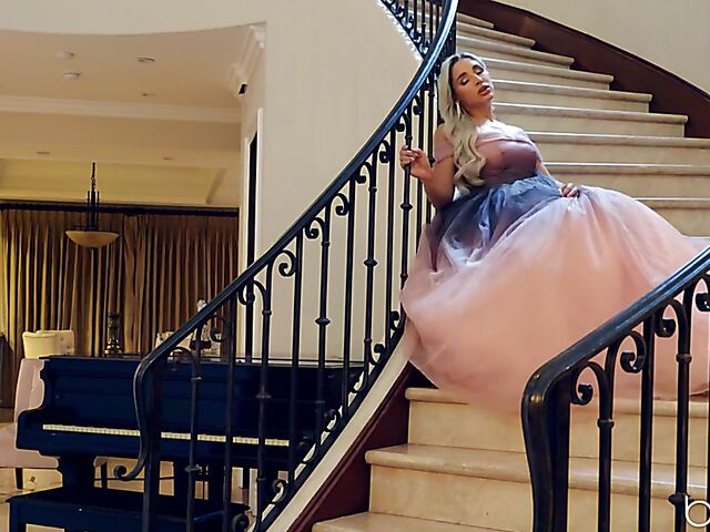 Long dress fuck after the ball with natural beauty Abella Danger