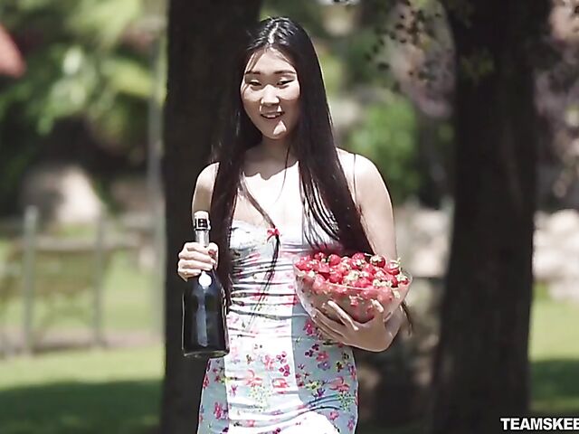 Sensual outdoor threesome in the shadow with slim asian babe Katana