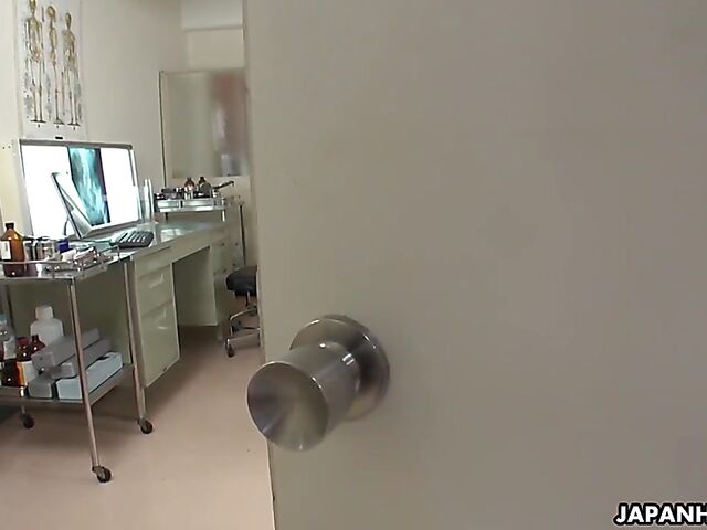 Rei Mizuna - Japanese gyno chair masturbation