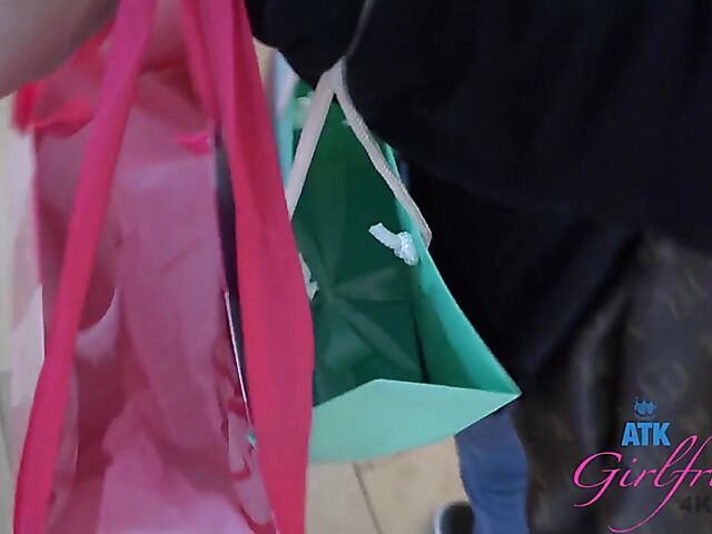 Kiera Winters - Naughty girlfriend POV in Las Vegas