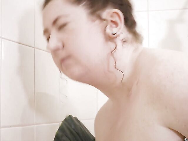 Haven - Pale BBW masturbation in the bath