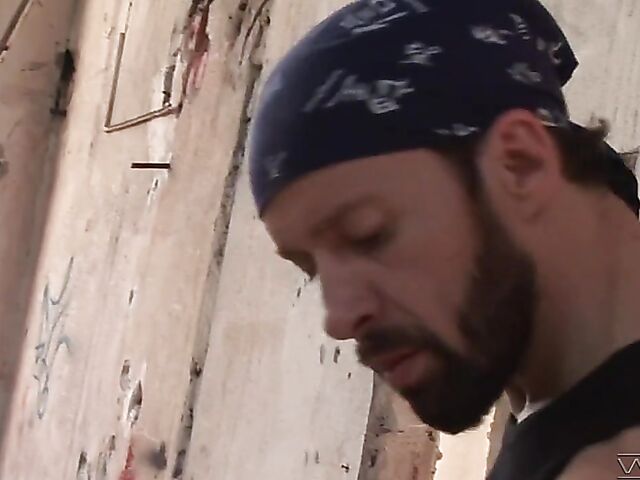 Blonde Kathy Anderson walking naked looking for outdoor anal and DP