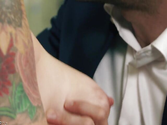 Very hot gym fuck with brunette bombshell Audrey Miles