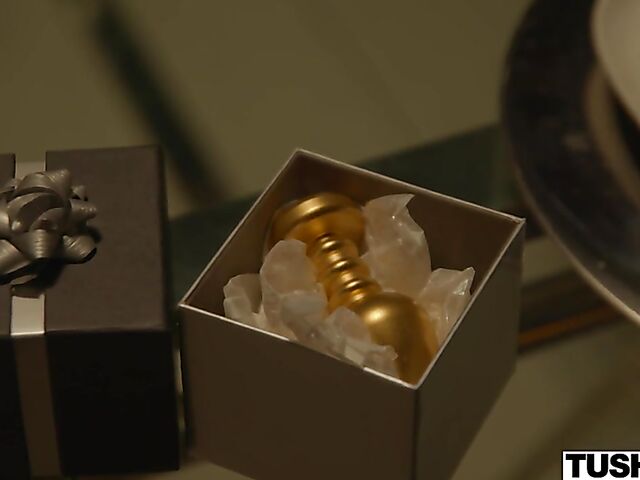 Elya Moore - Tushy anal by the pool with a bikini girl